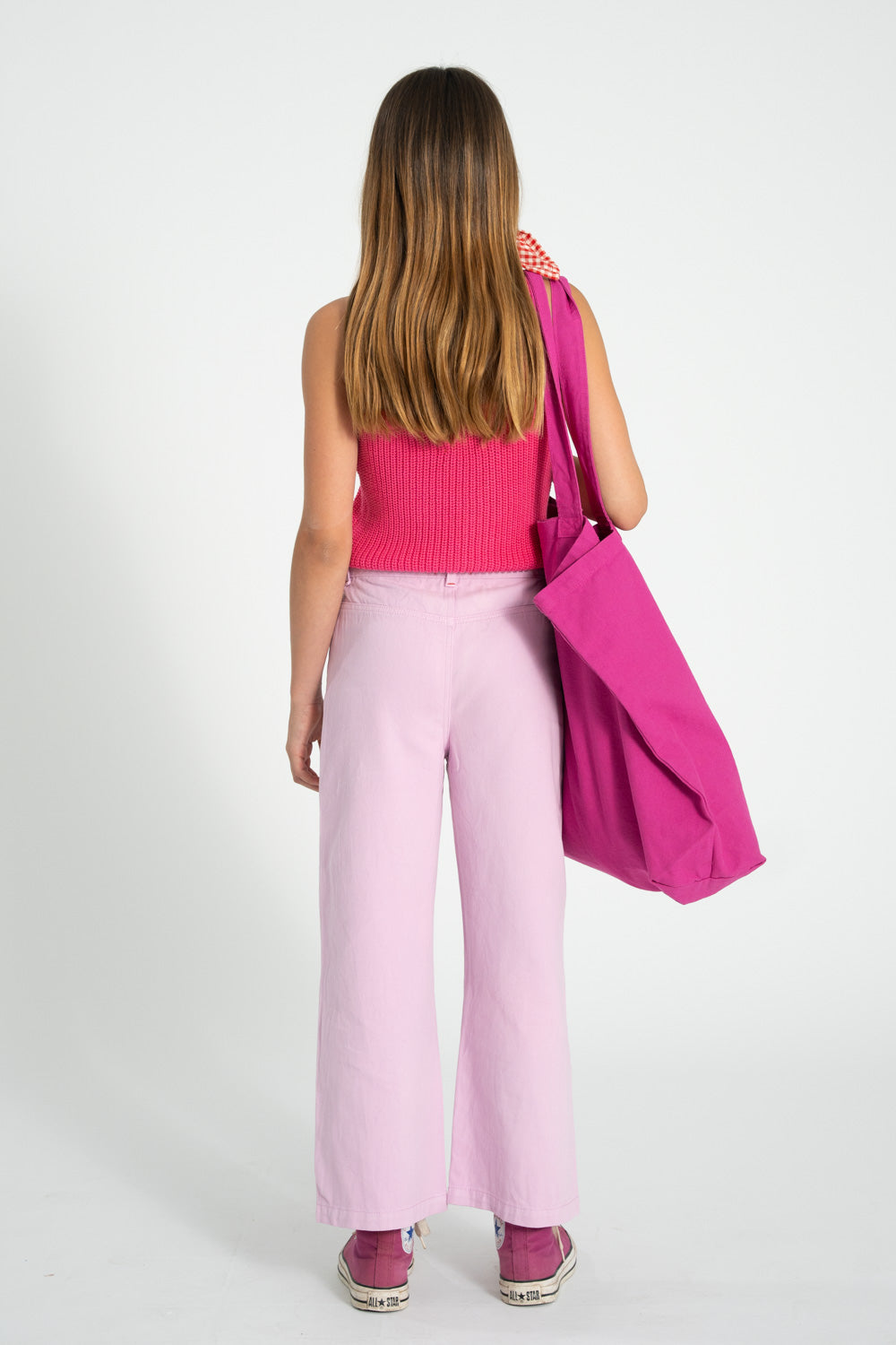 Pantalon acampanado lila look trasera