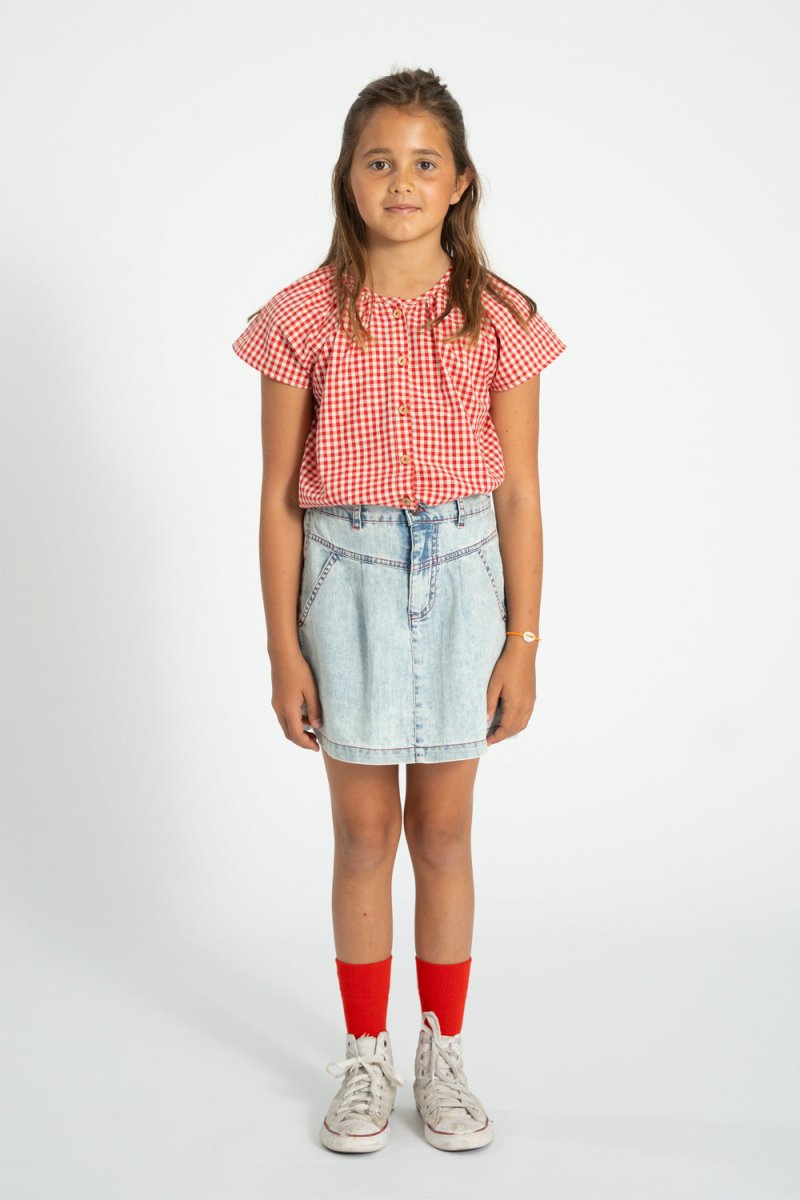 Blusa con mangas mariposa cuadros rojo y crudo conjunto delantera