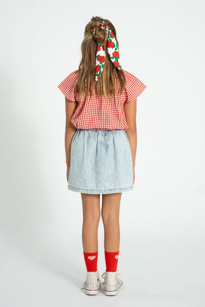 Blusa con mangas mariposa cuadros rojo y crudo conjunto trasera