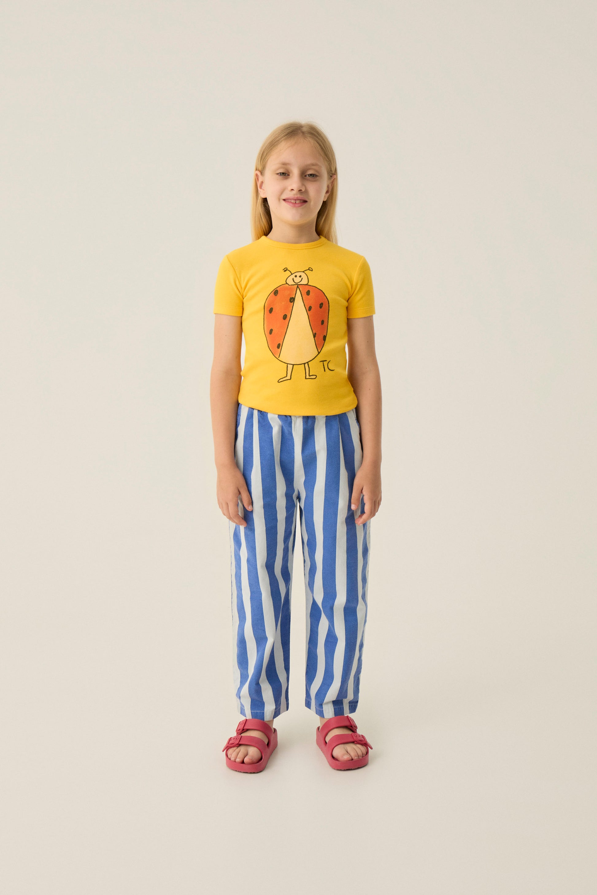 Camisetaamarillaladybug frente pantalon