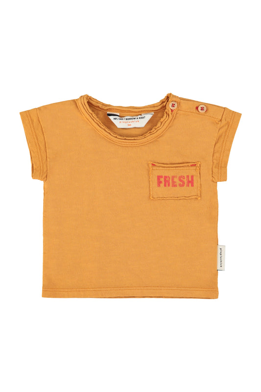Camiseta camel con estampado de fresa bebe