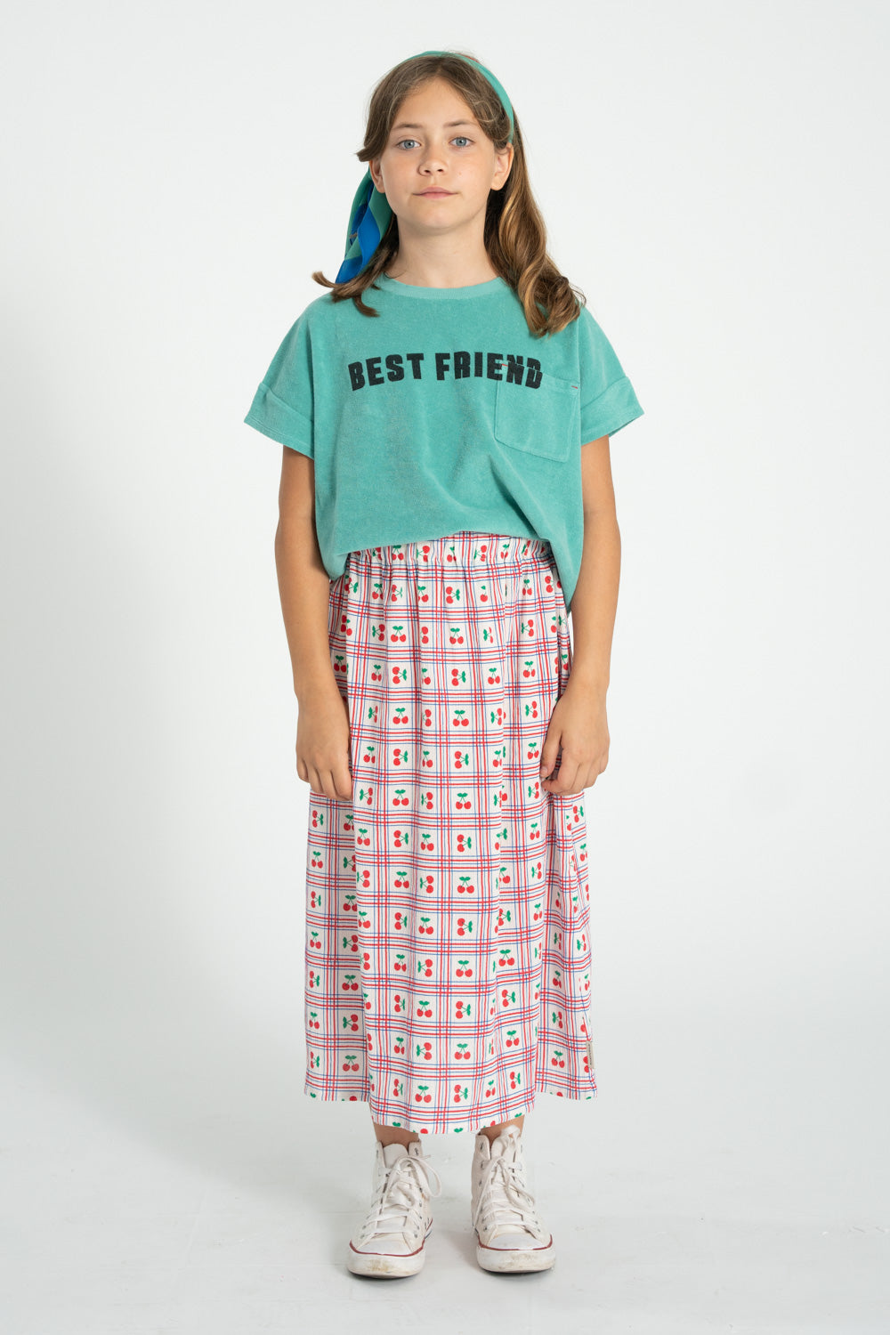 Camiseta turquesa con estampado best friend conjunto delantera