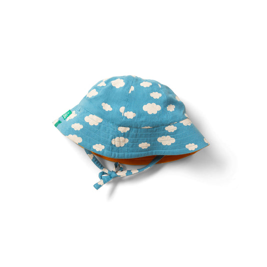 Sombrero reversible para sol con nubes azules delantera