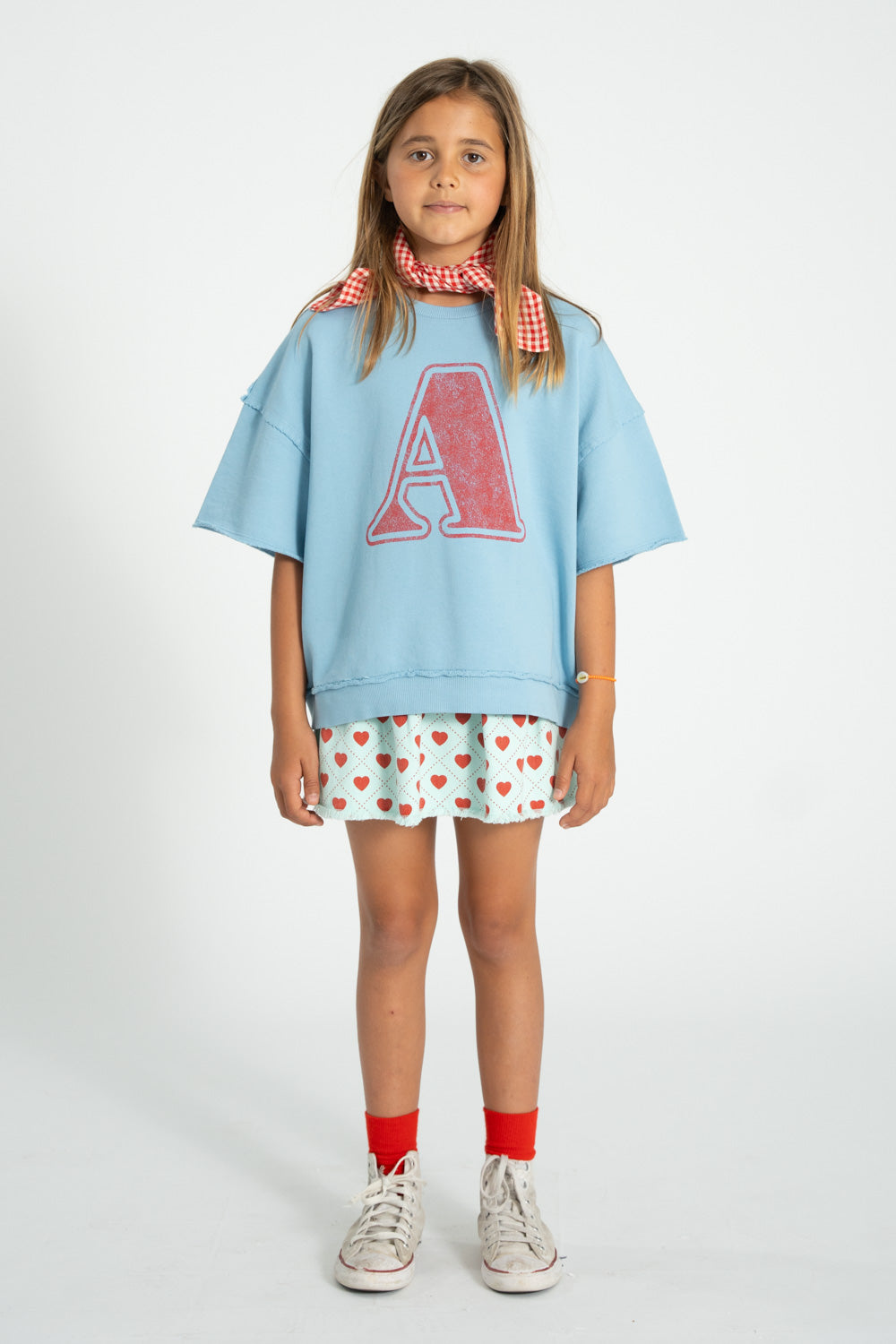 Sudadera de manga corta azul con estampado a conjunto delantera 1