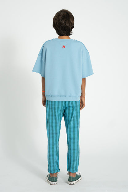 Sudadera de manga corta azul con estampado a conjunto trasera 2