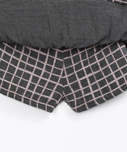 Falda pantalón Niña Algodón Gris Cuadros Rosas de Play Up - detalle.