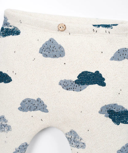 Leggings Bebé Algodón Crudos Nubes Azules de Play Up - detalle.