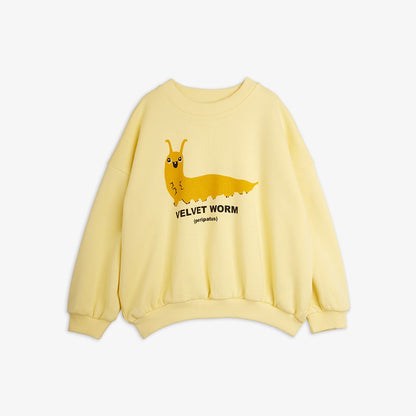 Sudadera de niño amarillo gusano velvet, vista frontal.