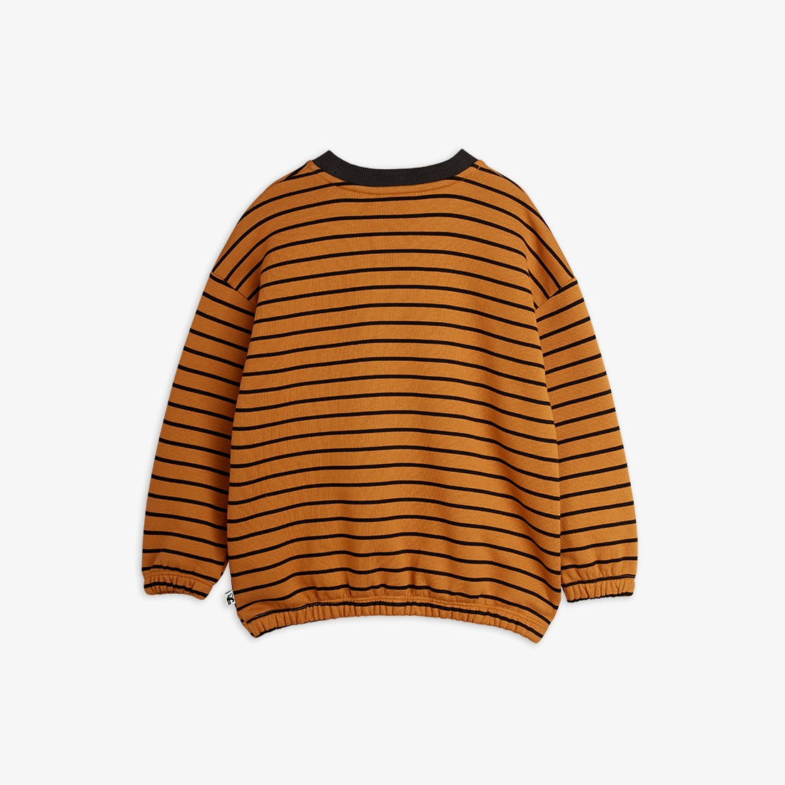Parte trasera de la sudadera de niño marrón rayas negras.