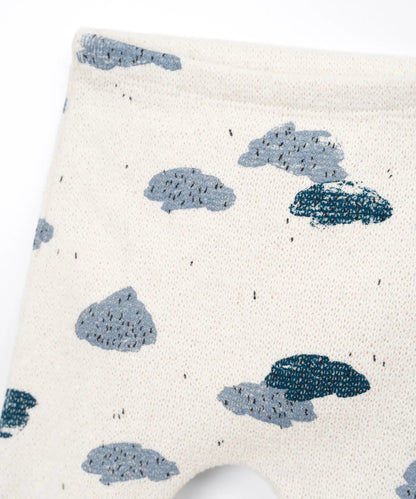 Pantalón Bebé Algodón Crudo Nubes Azules de Play Up - detalle.