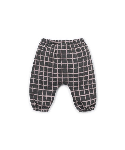Pantalón Bebé Algodón Gris Cuadros Rosas de Play Up - vista trasera.