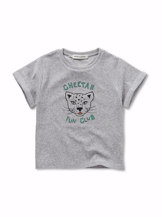 Camiseta gris de niño con guepardo Cheetah Fun Club de Sproet & Sprout.