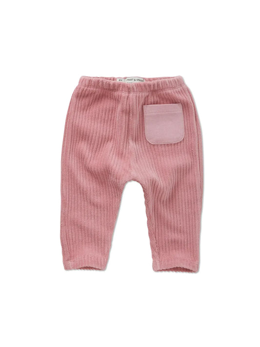 pantalón de bebé rosa empolvado Terciopelo Canalé de Sproet & Sprout, vista frontal.
