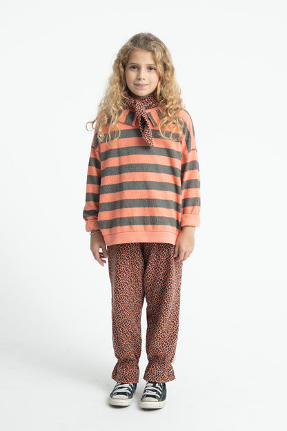 Parte trasera de sudadera de niña rosa y verde con rayas de piupiuchick.